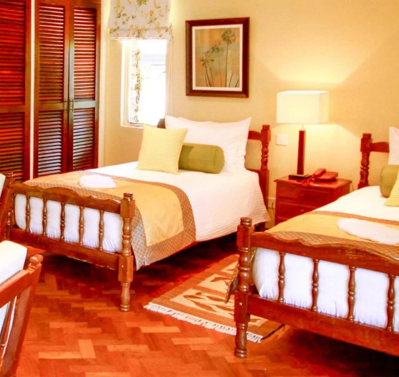Twin beds in a guest room