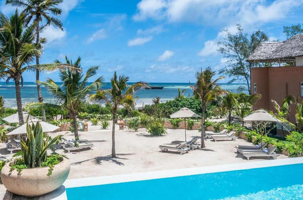 Pool and beachfront grounds