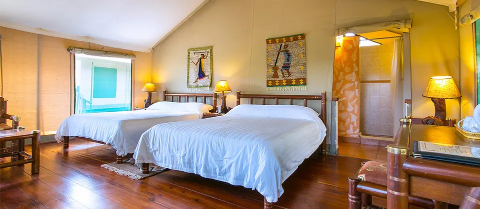Mara Simba bedroom with sitting area