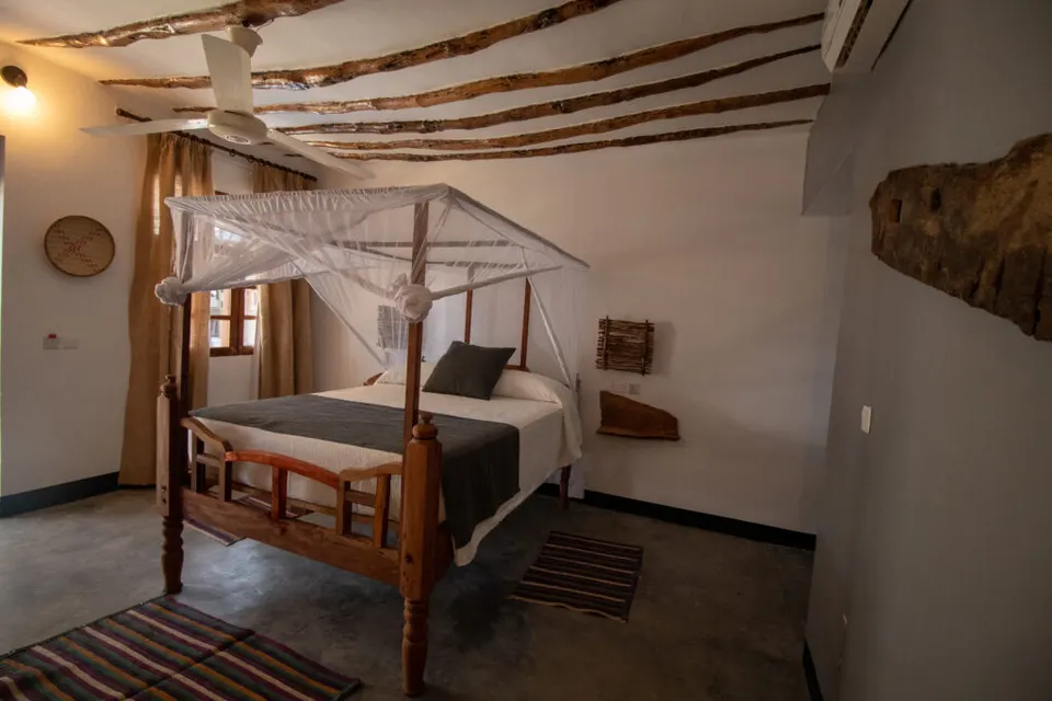 Superior Garden bedroom
