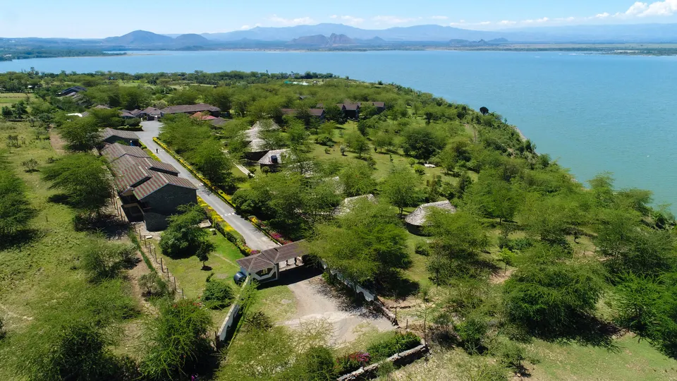 Seasons Elementaita buildings and lakeside grounds