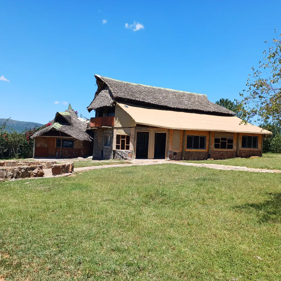 Orng’atuny accommodation building and lawn
