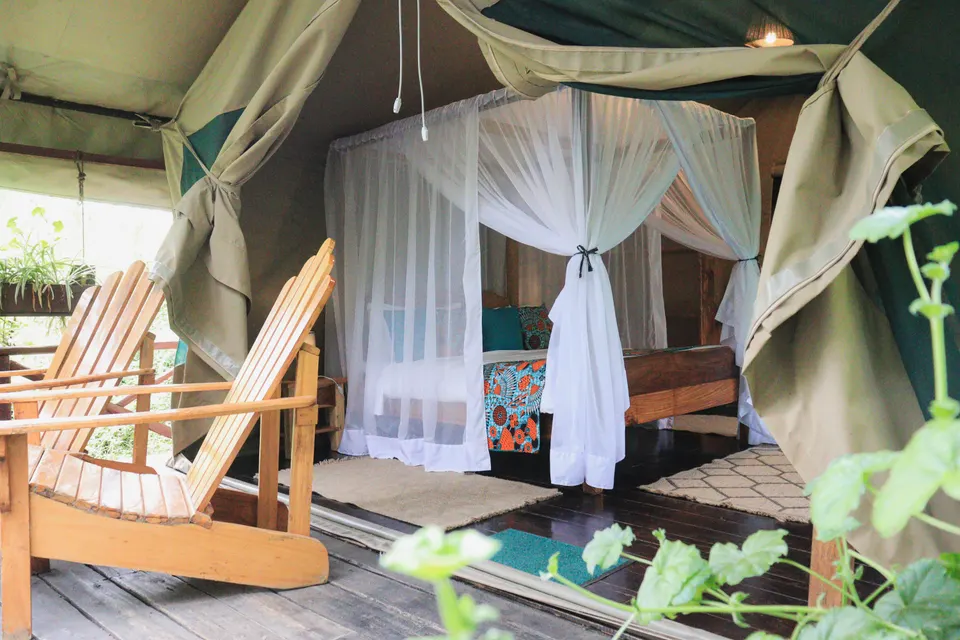 Rhino Watch Honeymoon Tent exterior, veranda and netted bed