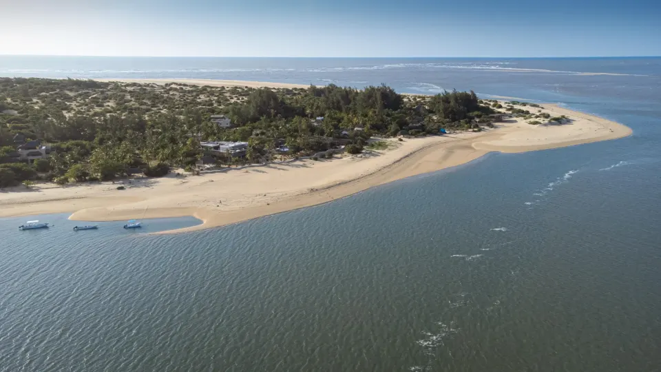 Jahazi House coastal setting at Kizingoni Beach