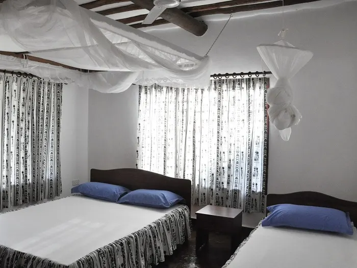 Cottage twin bedroom