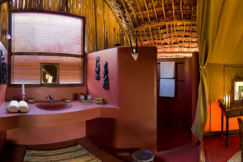 Olduvai ensuite bathroom