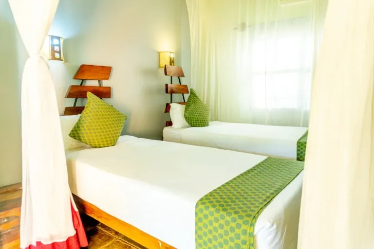Twin bedroom