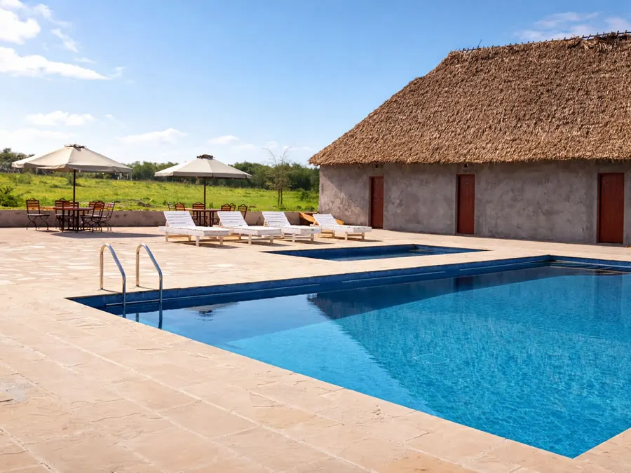 Endeem Mara shared swimming pool