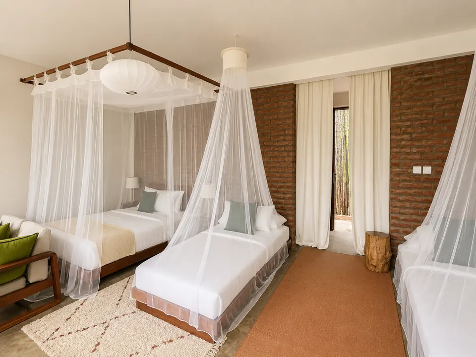 Kaliwa bungalow bedroom and seating