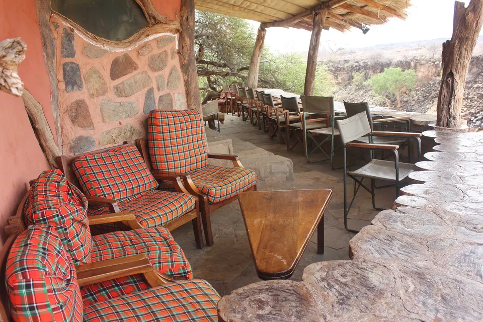 Lion’s Cave Camp restaurant and sitting area
