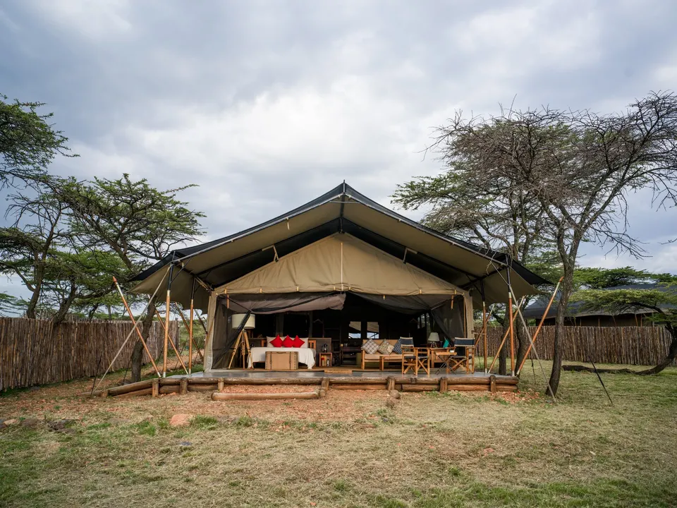 Standard tent exterior