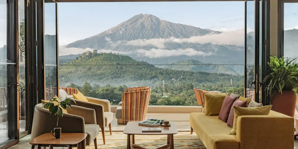 Gran Meliá Arusha lounge with Mount Meru outlook
