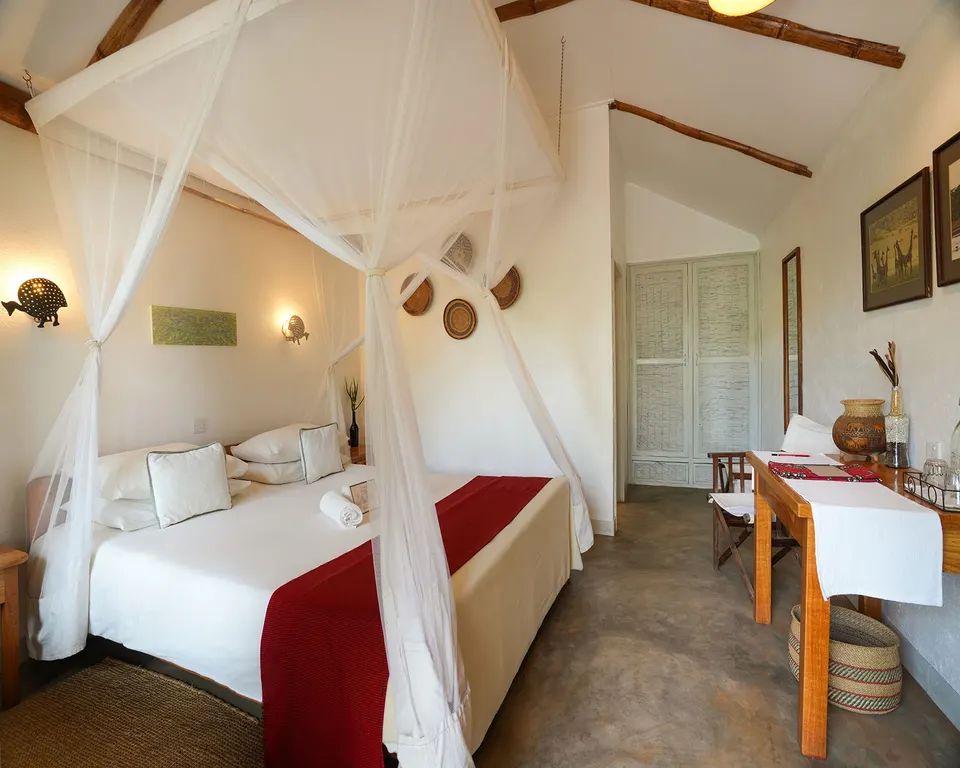 Ndutu double cottage bedroom