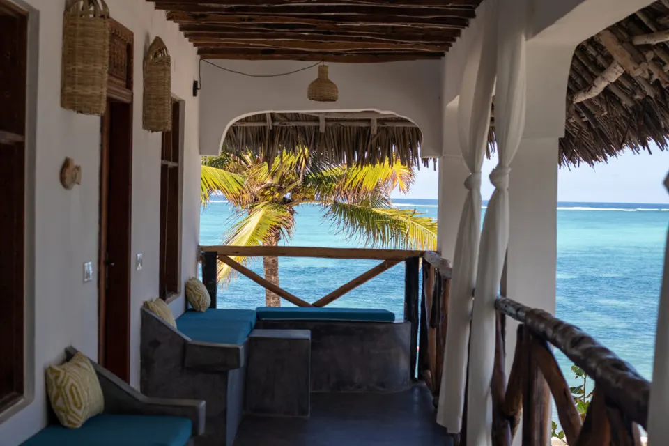 Family-category coastal balcony