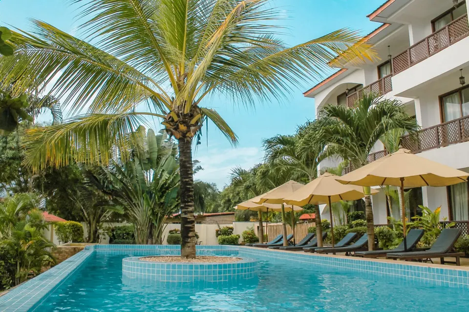 Hisia outdoor swimming pool
