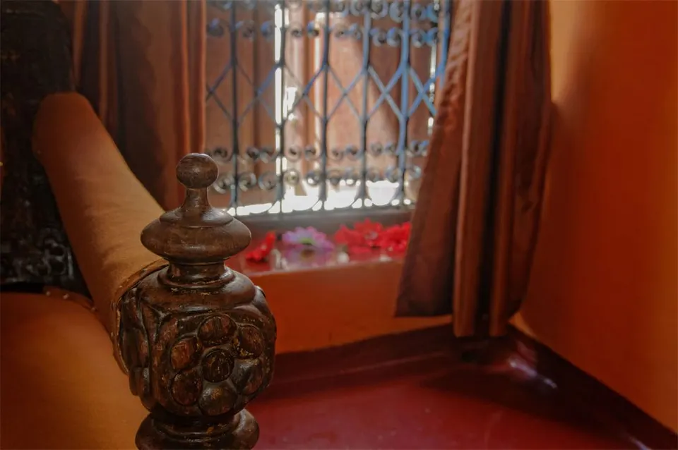 Nadia room decorative window detail