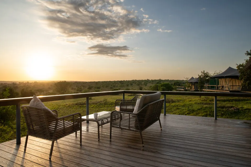 Mara Mara viewing deck