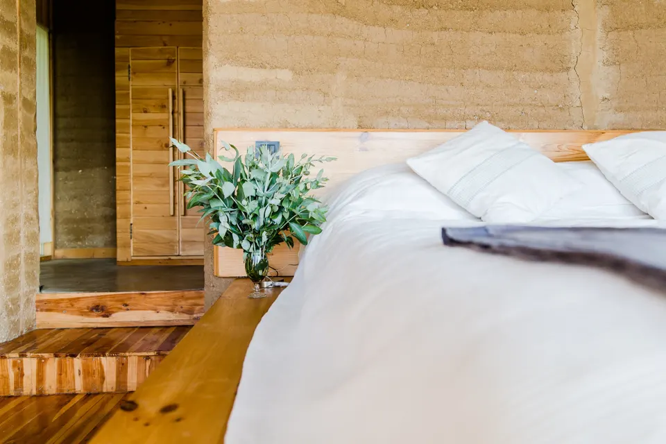 Limalimo guest bedroom detail; exact bookable category unassigned