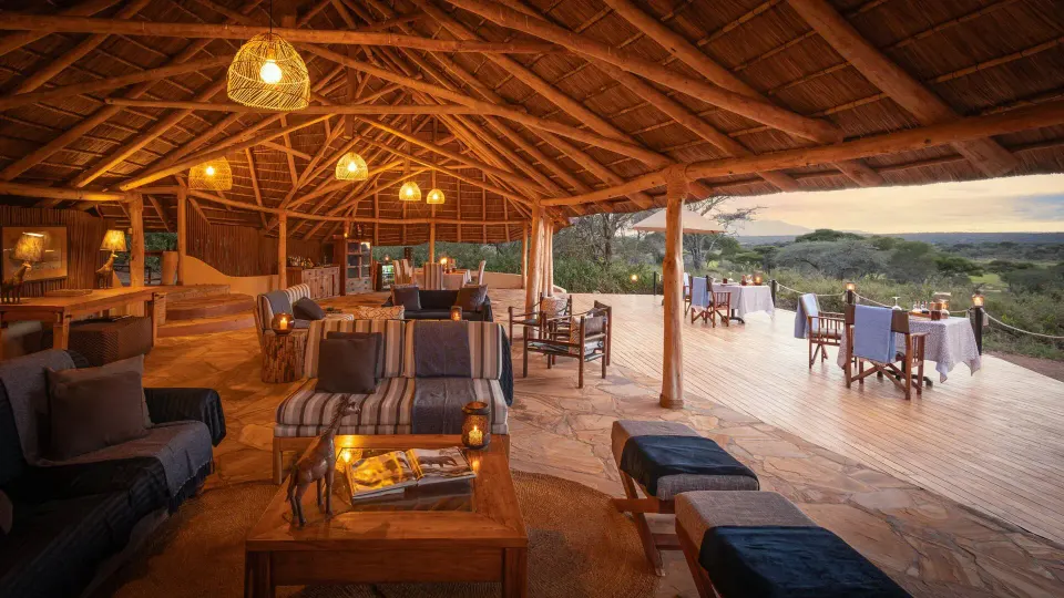Oliver’s Camp shared lounge and dining