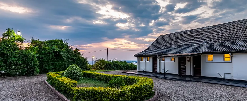Mweya Safari Lodge Classic Cottage building and grounds