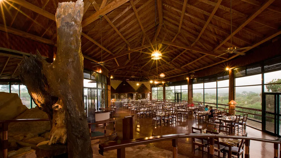 Tarangire Sopa dining room
