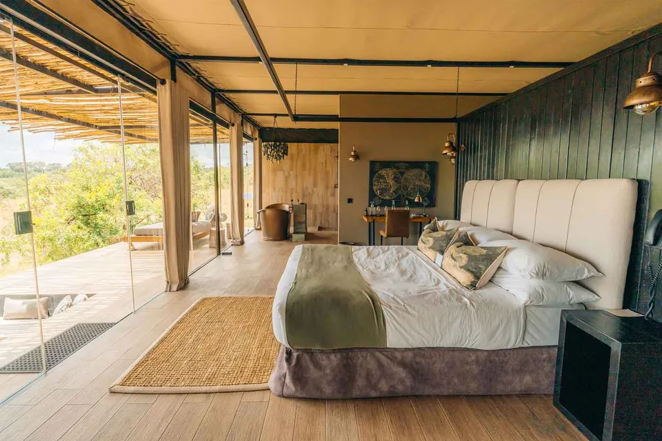 Nimali Mara tented-suite bedroom