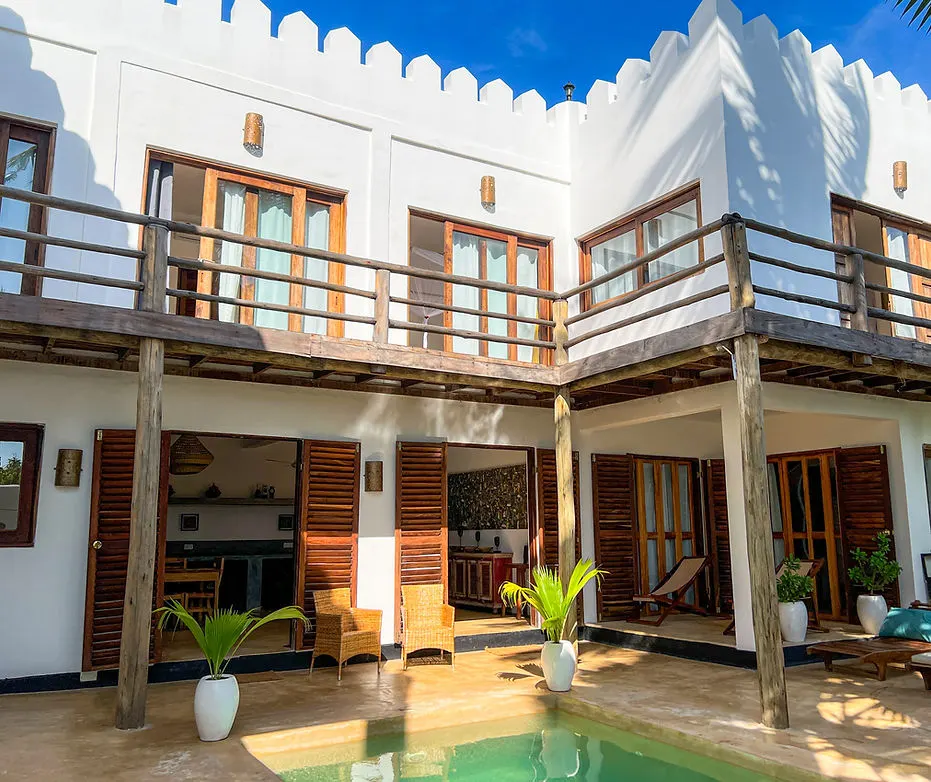 Kholle Villa courtyard pool and exterior