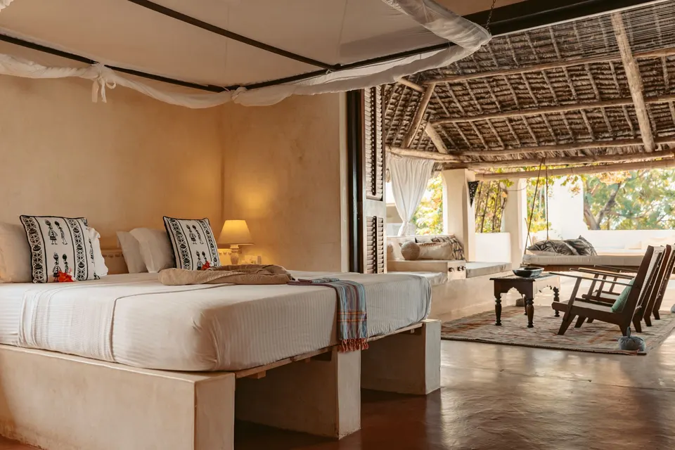 Banana House Wellness Penthouse bedroom and lounge