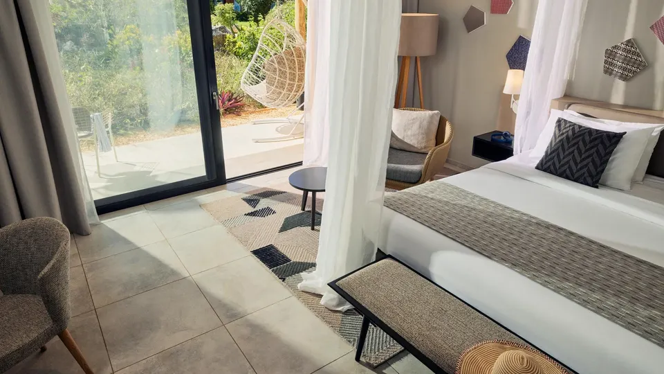 Deluxe room, modern-style bedroom