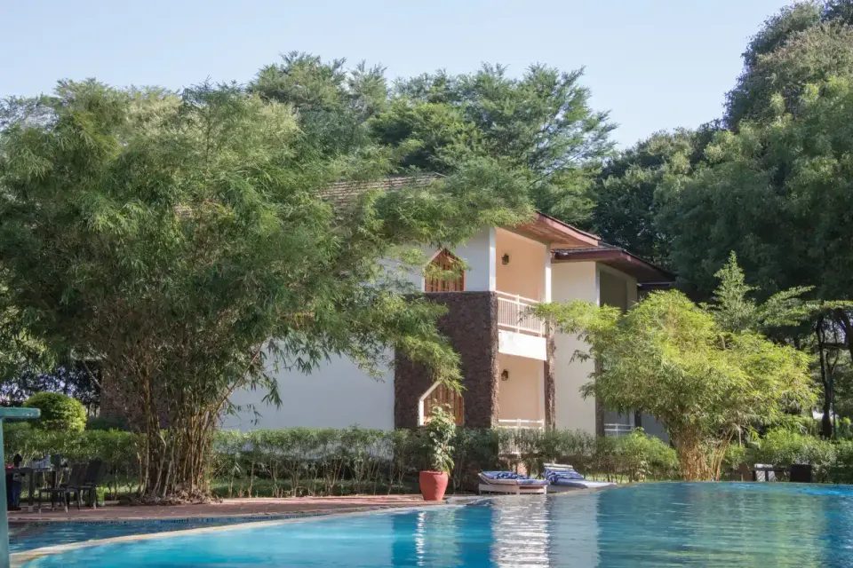 Hunters Lodge grounds