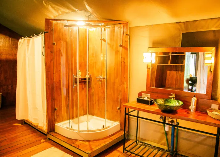 Sound of Silence guest bathroom