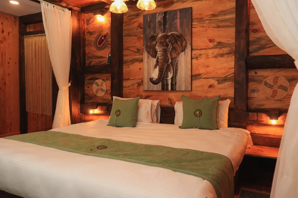 Rhino Watch Paradise Flycatcher double bedroom