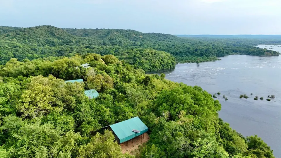 Camp and Nile river setting