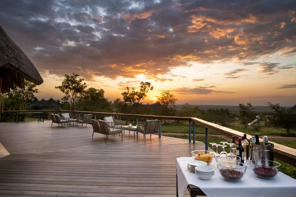 Mara Mara dining terrace
