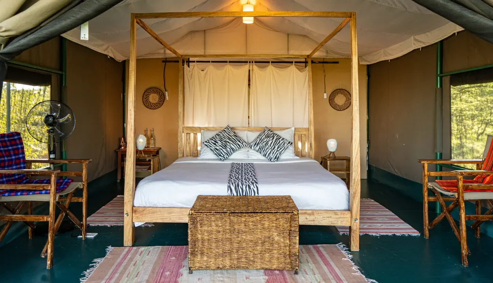 Kobe Mara safari tent bedroom