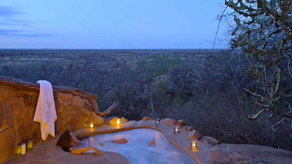 Honeymoon Suite outdoor bath and outlook