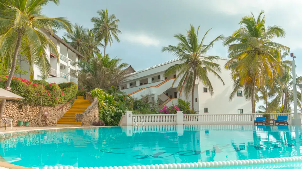 Voyager pool and guest buildings