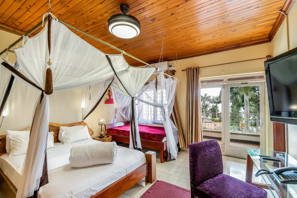 Lake View room
