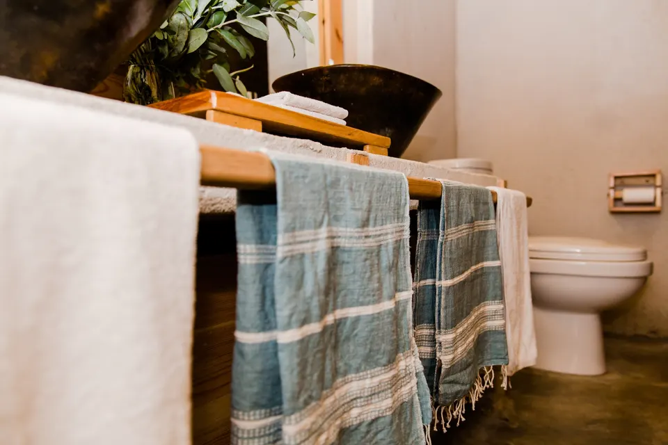 Limalimo guest bathroom detail; exact bookable category unassigned