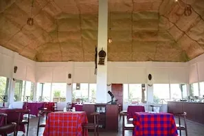 La Maison Royale dining room