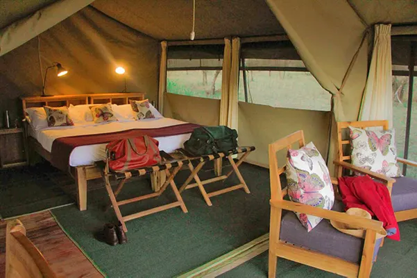 Hippo Trails guest-tent bed and seating area
