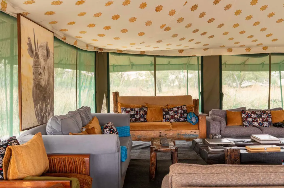 Naona Moru communal lounge