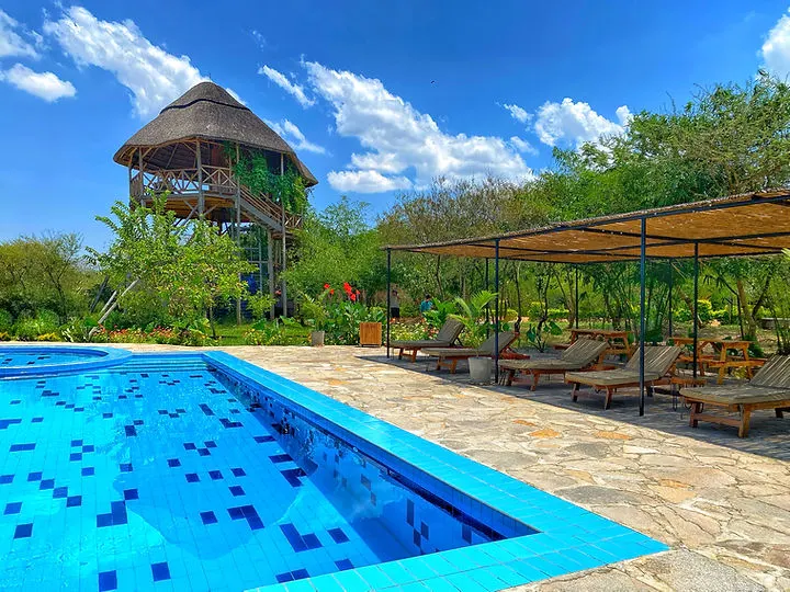 Swimming pool