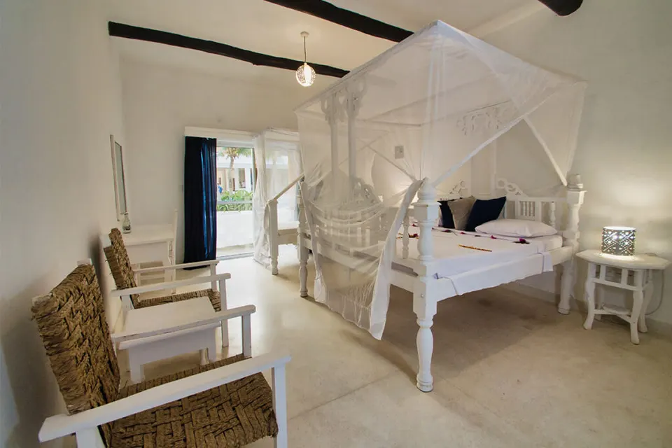 Barracuda Family Pool room