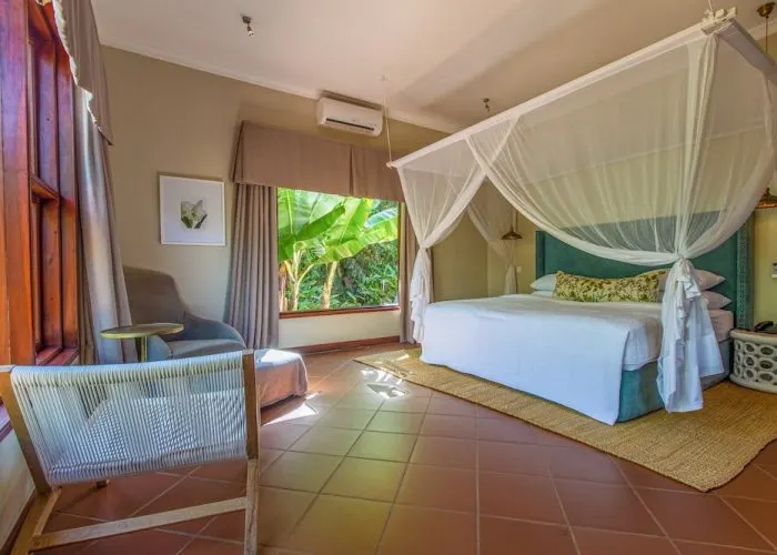 Acacia Farm Lodge double bedroom