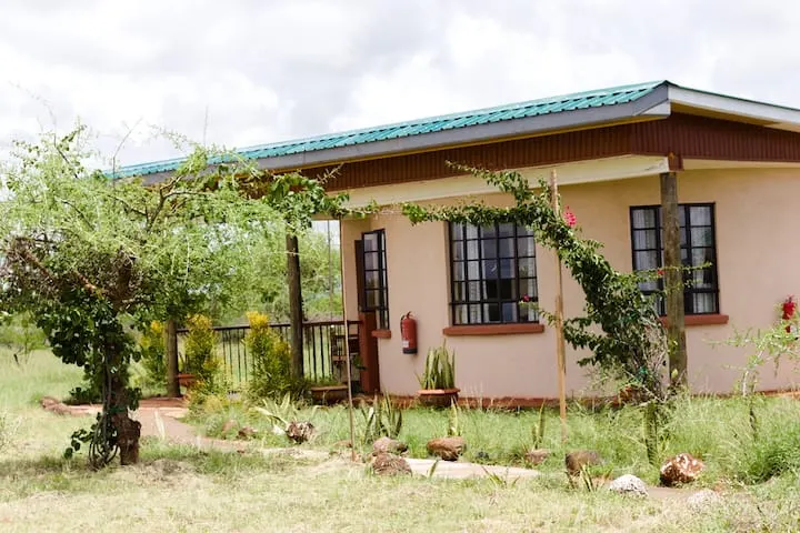Ndovu Cottage exterior