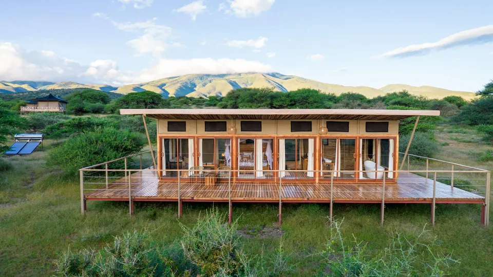 Naserian guest-unit exterior and raised veranda