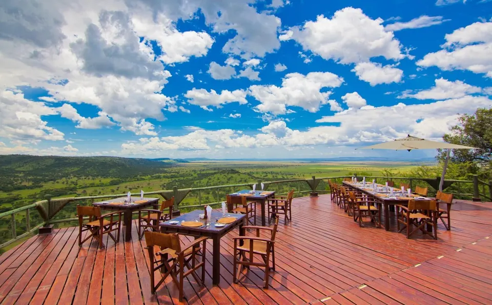 Mbali Mbali Soroi dining deck