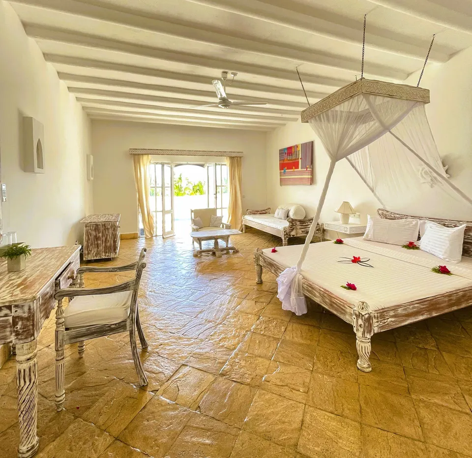 Sun Palm bedroom interior