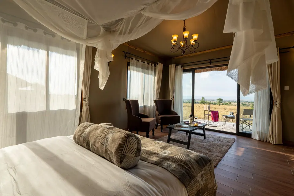 Double-suite interior with deck outlook